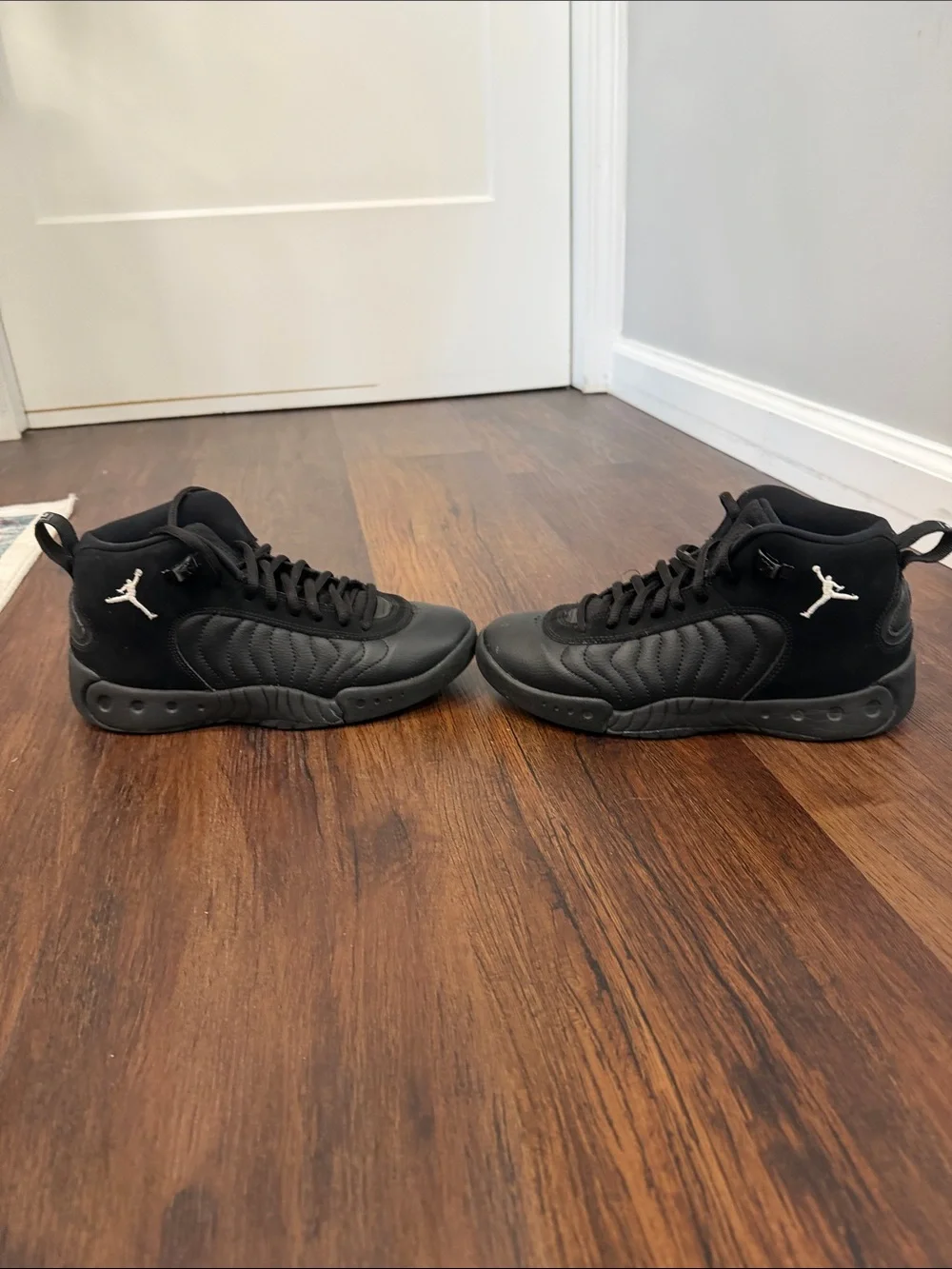 Jordan Men’s Black Athletic Mid-Top Basketball Shoes